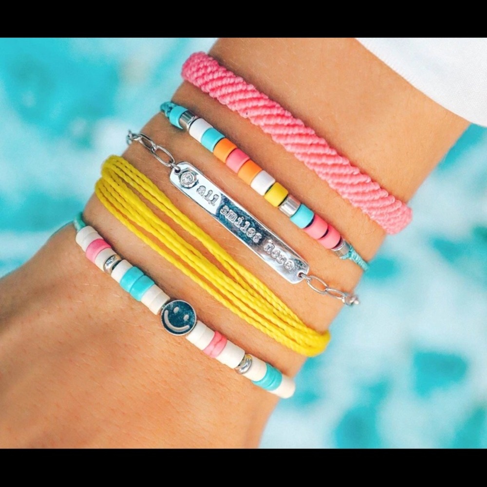 Charlie D’Amelio Pura Vida style pack